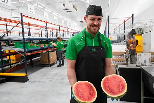 Halfrut Revolutionizes the Shopping Experience at Mercadona with the Implementation of More Than 1700 F450 Pro Fruit Cutting Machines.